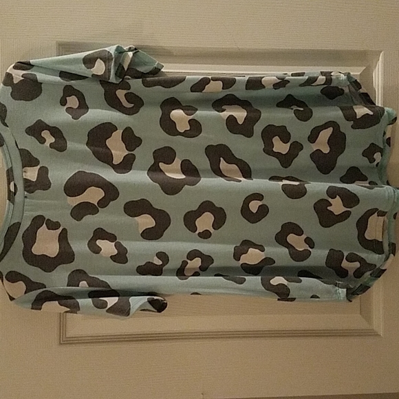 Leopard Print Top - Picture 3 of 7